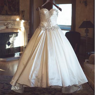Royal Style Ivory Taffeta Sweetheart Wedding Dresses Ball Gowns 2017 Beaded Pleat Long Bride Wedding Dress