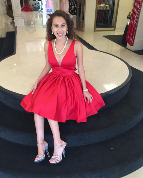 Knee Length Red Prom Dress,v-neckline Evening Dress,short Red Homecoming Dress