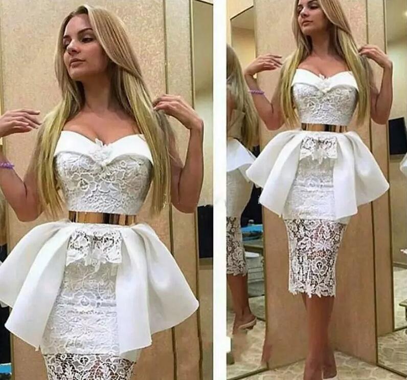 2018 Awesome Illusion Sweetheart Sash Peplum Lace Cocktail Dresses Knee Length Sheath White Short Prom Dress Formal Evening Gowns