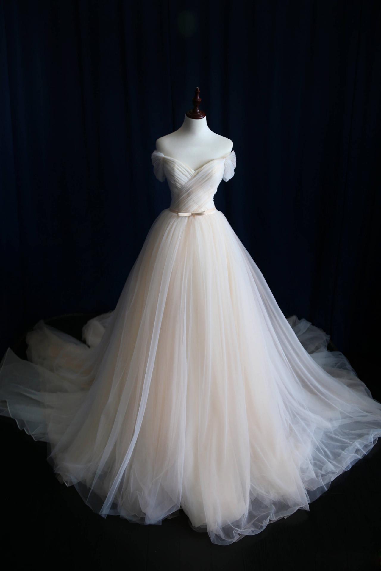 A Line Wedding Dress,wedding Dresses,wedding Dress,wedding Gown,bridal Gown,bride Dresses, Off-shoulder Wedding Dress,tulle Bridal Dress,pleat